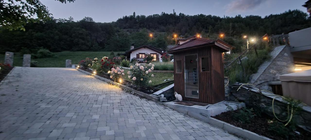 Bed and Breakfast Lo Noyer Et Les Roses Сен-Никола Экстерьер фото